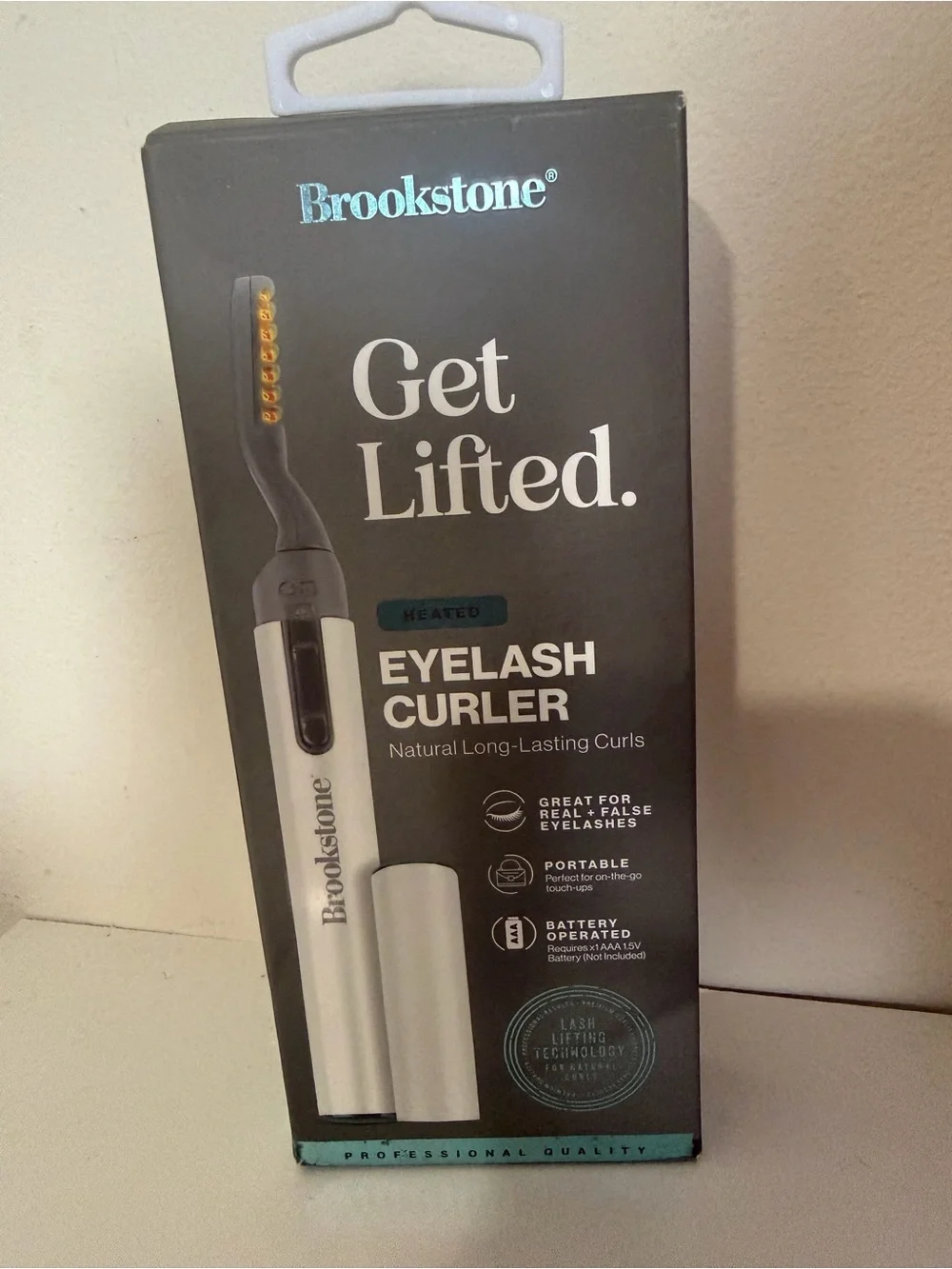 Brookstone Eyelash Curler - White and Gold Accent